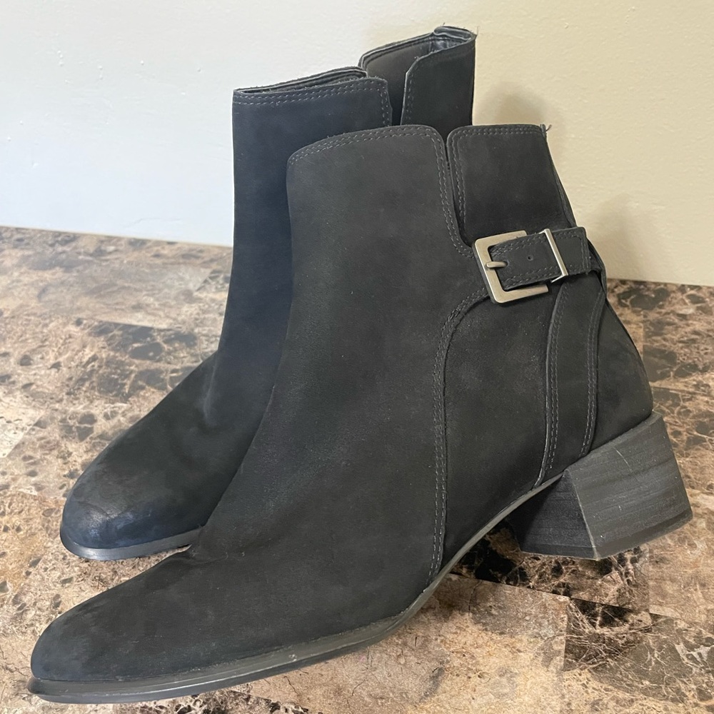 Vionic Black